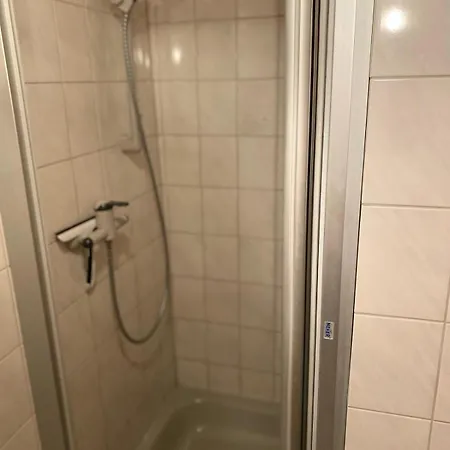 Zur Linde Inn